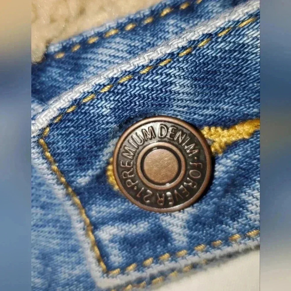 Forever 21 1990s Y2K vintage Small Reversible Denim/Retro Sherpa Jacket Metal - Picture 7 of 7